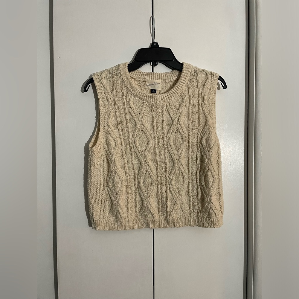 Universal Thread Sleeveless Sweater